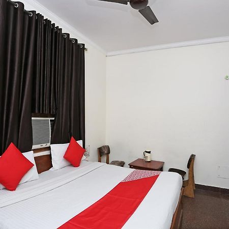 Oyo 8188 Vardhmaan Inn Delhi  Exterior photo